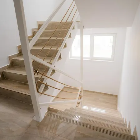 For Seven Apartment *
