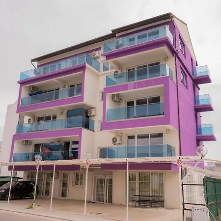 For Seven Apartment